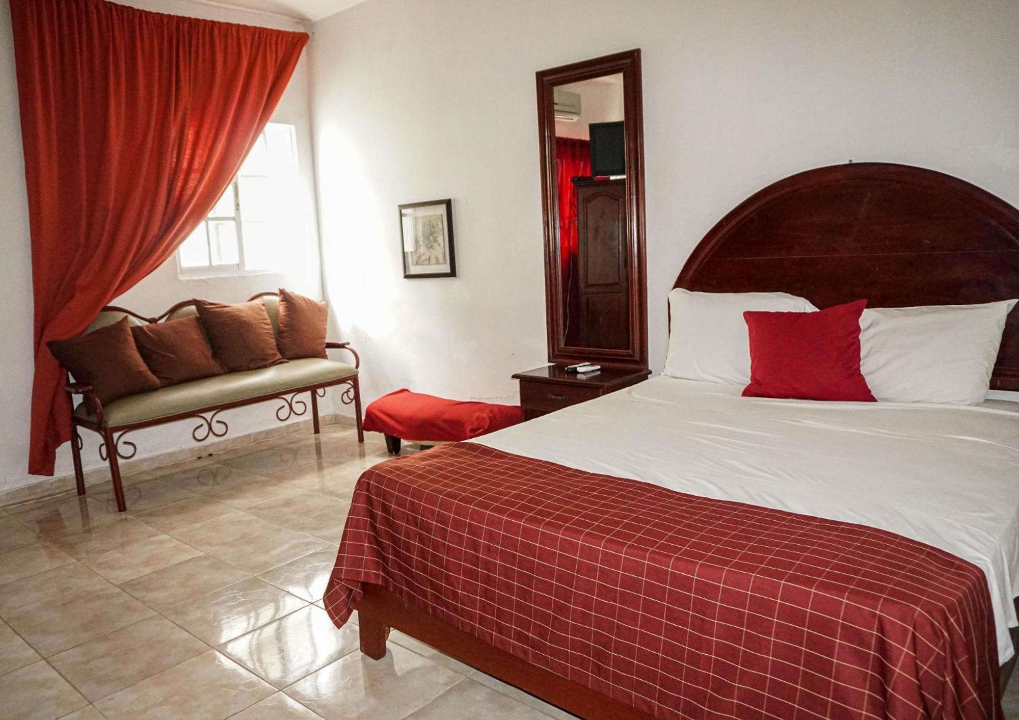 Hotel Nuevo Amanecer El Catey Eksteriør billede